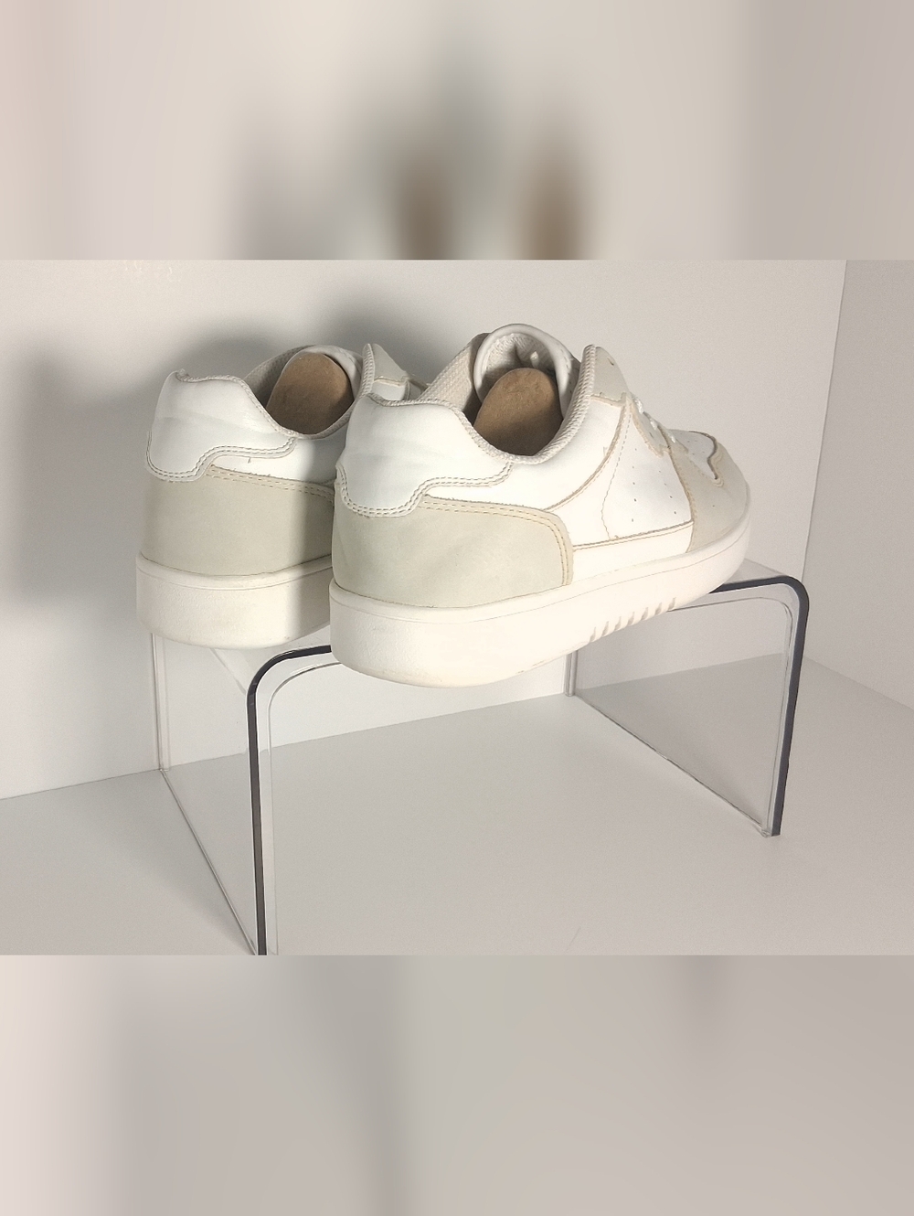 Calvin Klein White and Beige Low-Top Women's Sneakers Size 9M - Picture 10 of 14